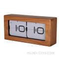 Reloj con tapa de caja de metal grande